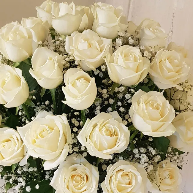 Classic White Rose Hatbox - Image 4